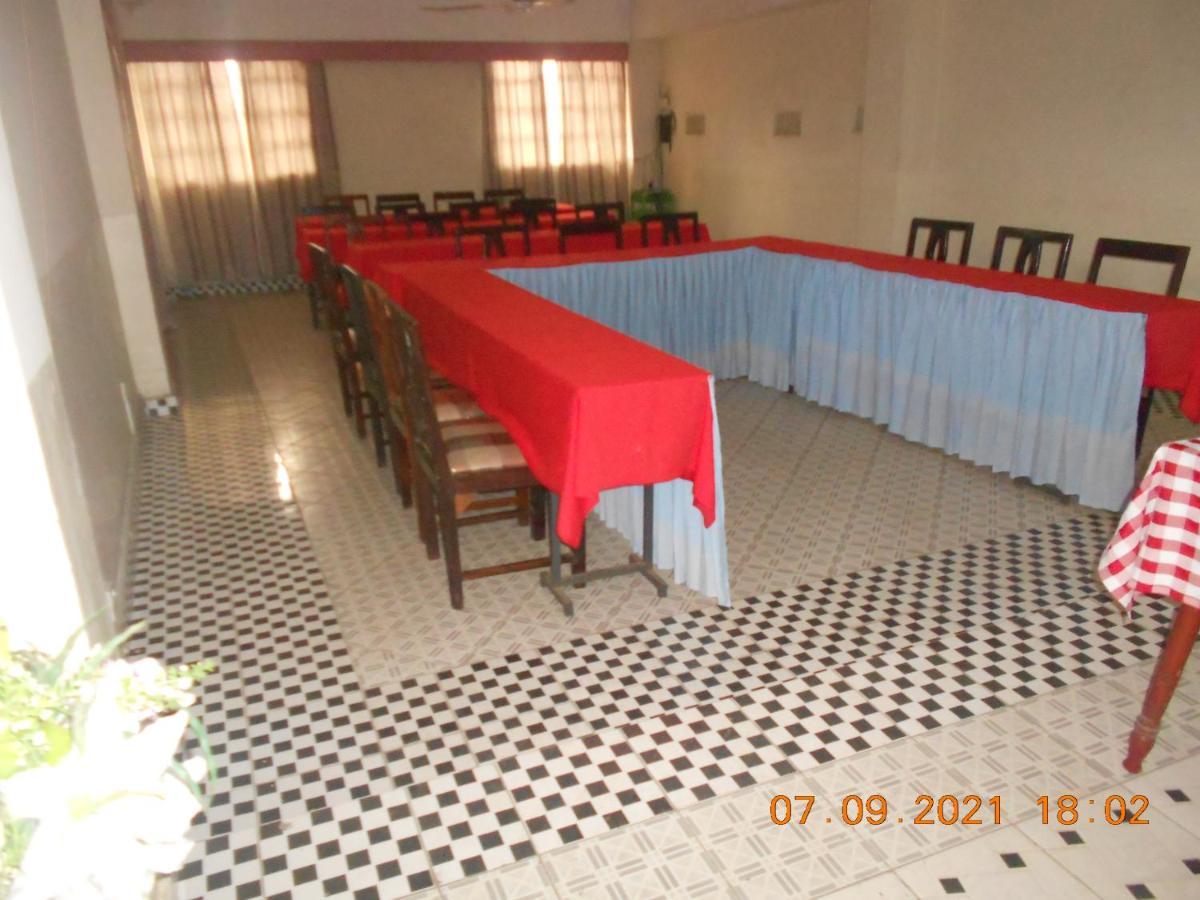 Riversand Hotel Kisumu Bagian luar foto