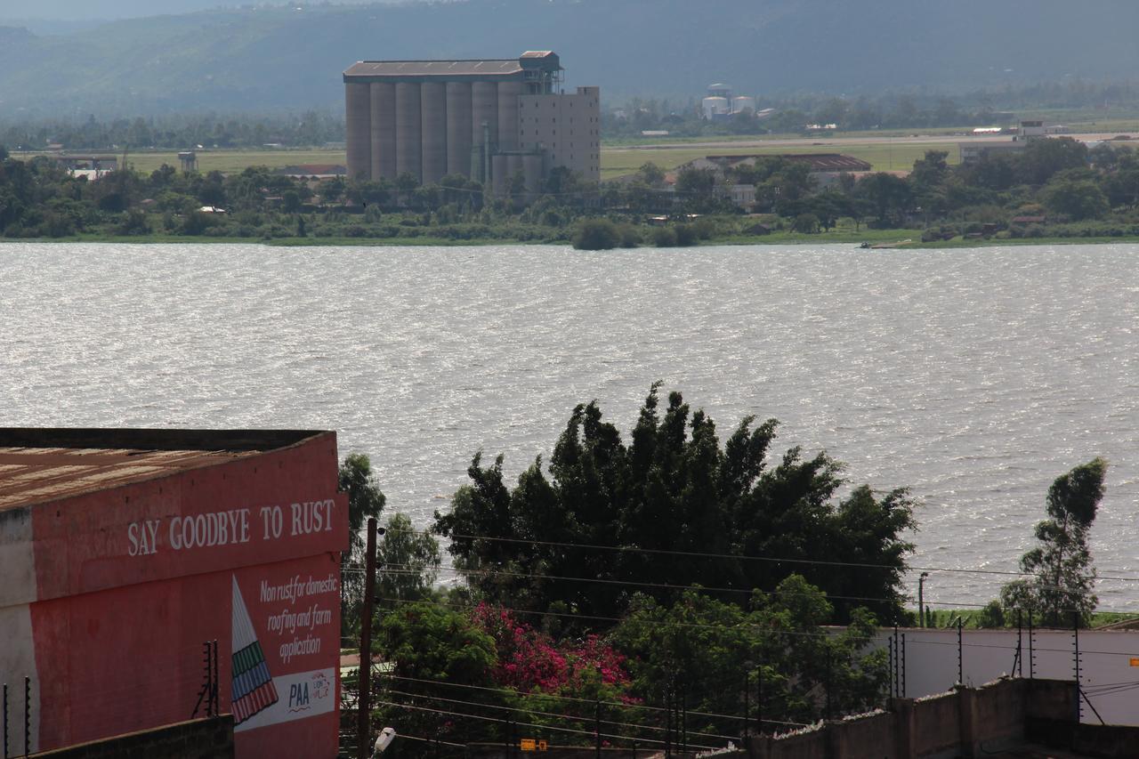 Riversand Hotel Kisumu Bagian luar foto