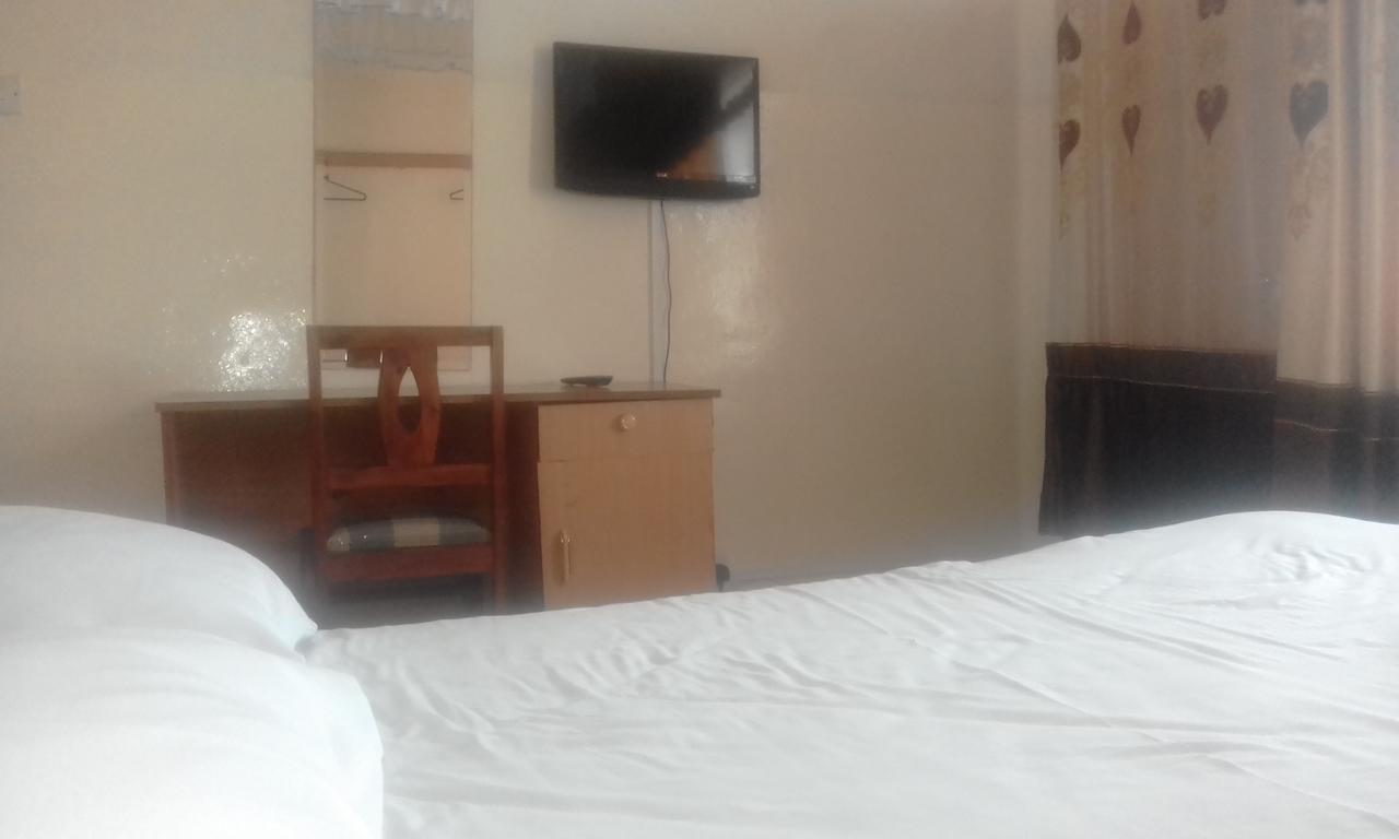 Riversand Hotel Kisumu Bagian luar foto