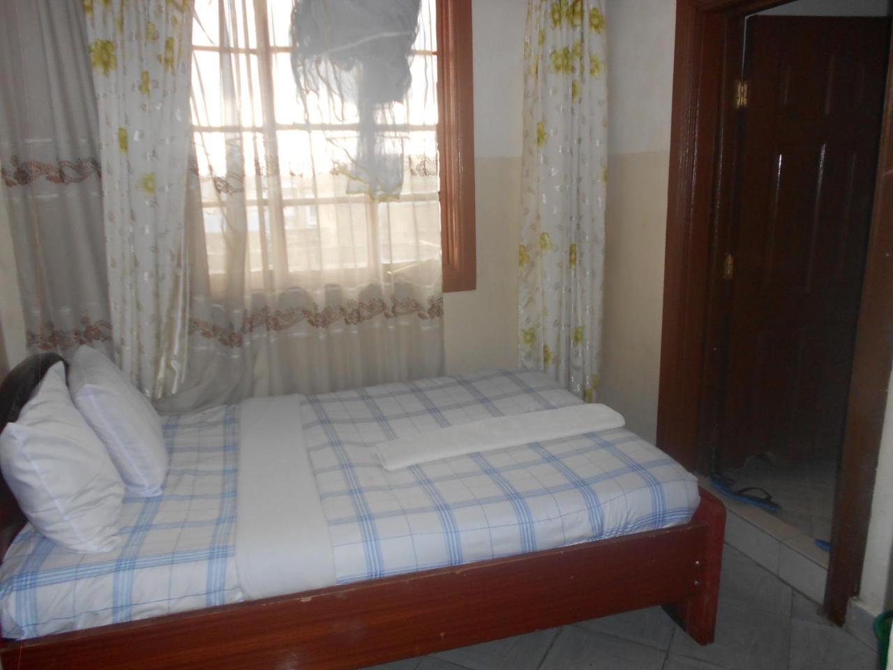 Riversand Hotel Kisumu Bagian luar foto