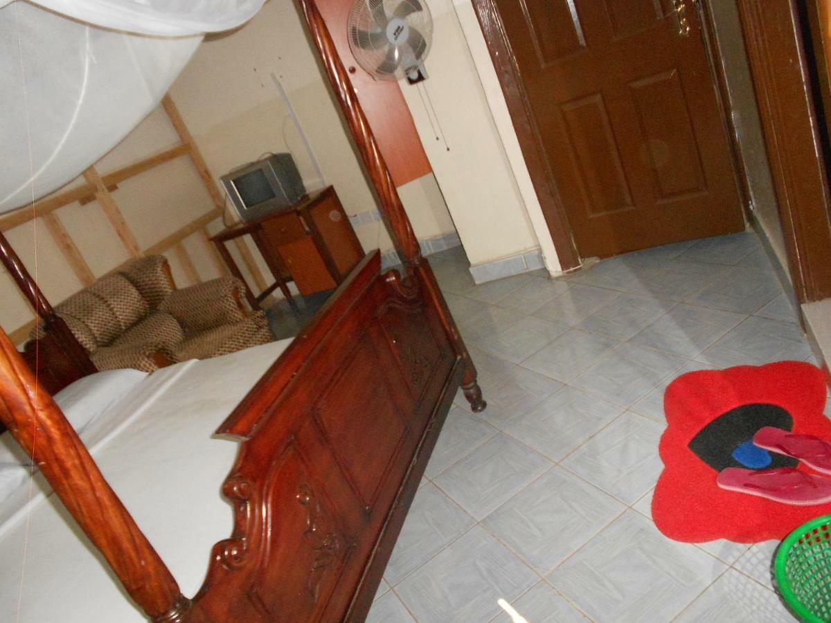 Riversand Hotel Kisumu Bagian luar foto