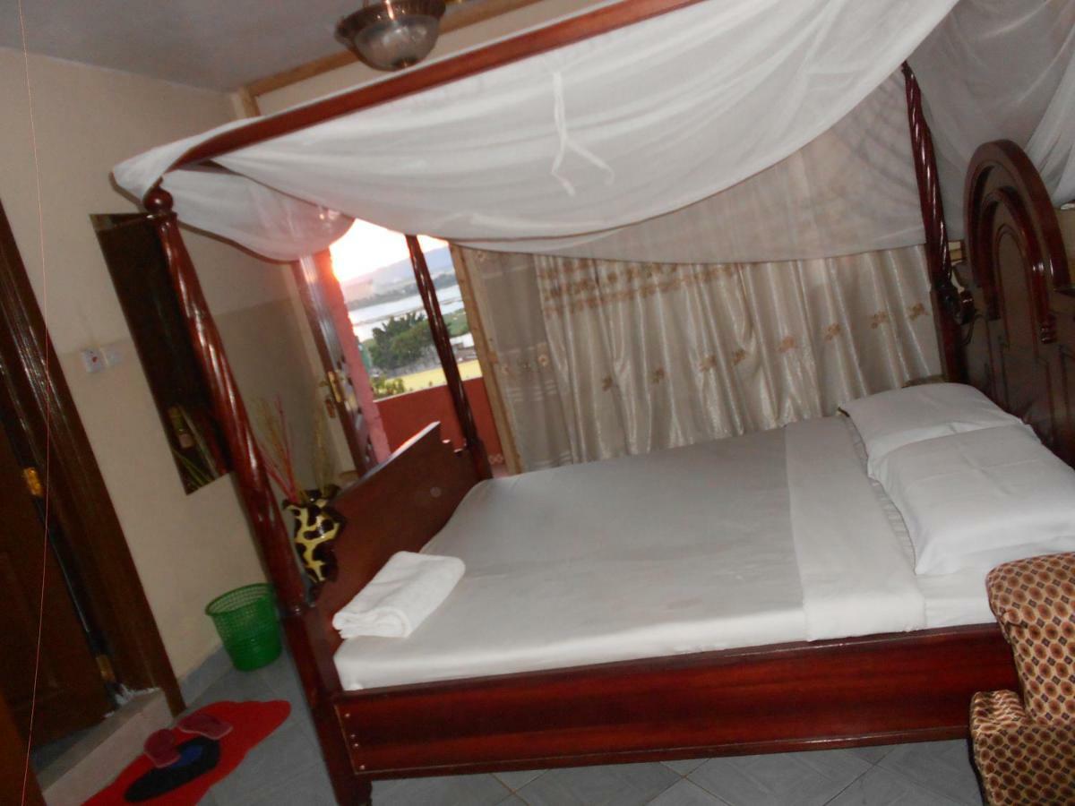 Riversand Hotel Kisumu Bagian luar foto