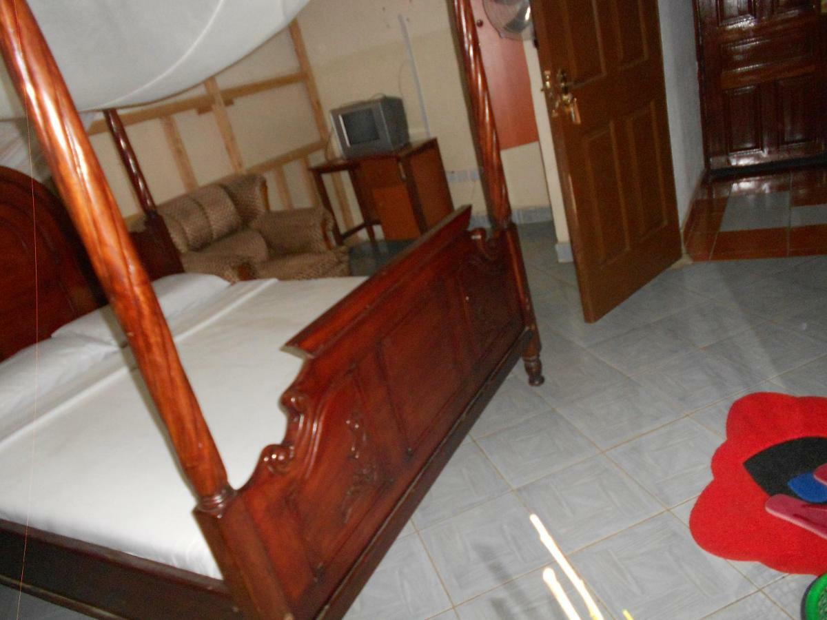 Riversand Hotel Kisumu Bagian luar foto