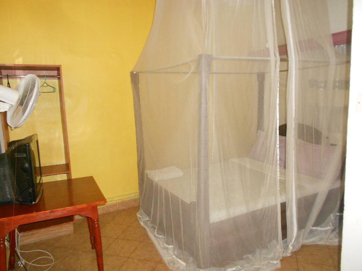 Riversand Hotel Kisumu Bagian luar foto