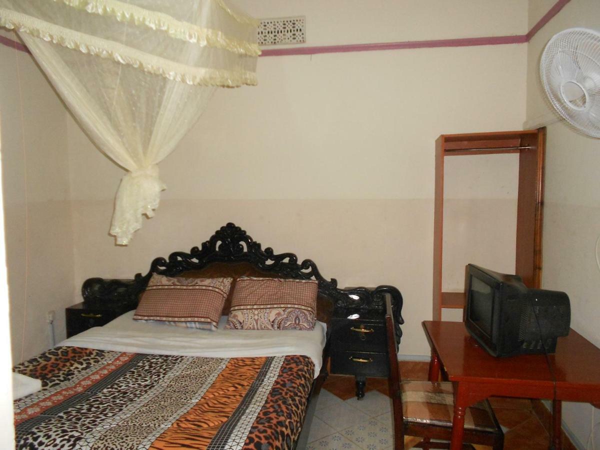 Riversand Hotel Kisumu Bagian luar foto