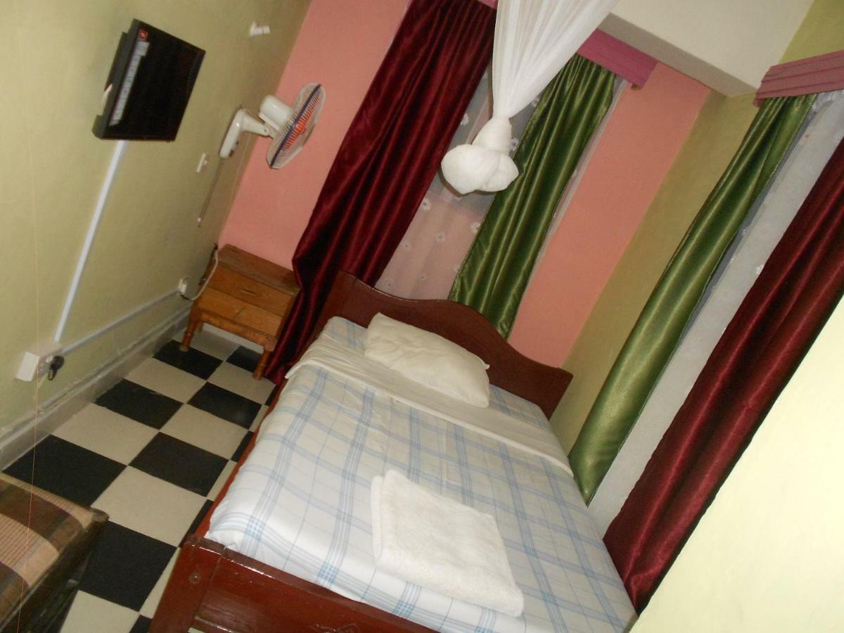 Riversand Hotel Kisumu Bagian luar foto